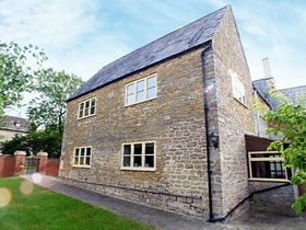 2 bedroom Cottage to...