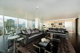 2 bedroom Flat for s...