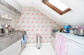 1 bedroom Flat for s...