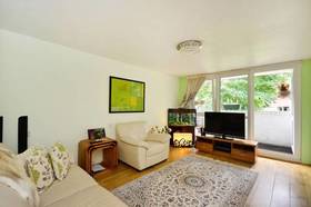 1 bedroom Flat to re...