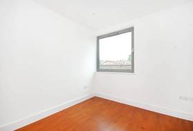 1 bedroom Flat to re...