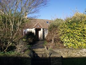 2 bedroom Property f...