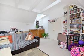 1 bedroom Flat for s...