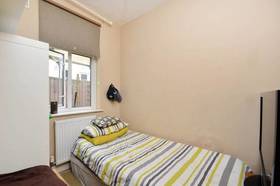2 bedroom Maisonette...