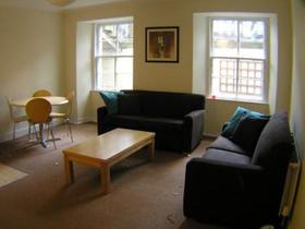 3 bedroom Flat to re...
