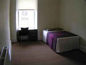 3 bedroom Flat to re...