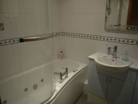 2 bedroom Flat to re...