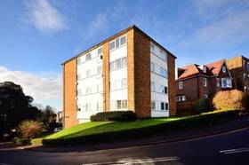 2 bedroom Flat for s...