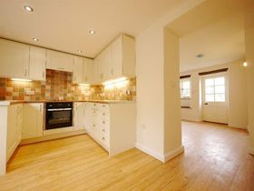 2 bedroom Cottage to...