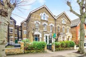 1 bedroom Flat for s...