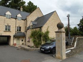 2 bedroom Property f...