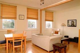 2 bedroom Flat for s...
