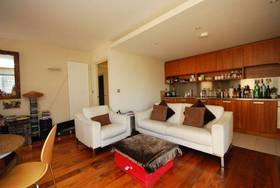 2 bedroom Flat to re...