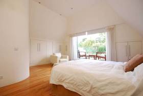 5 bedroom Detached t...