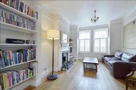 4 bedroom Property t...