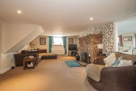 4 bedroom Detached f...