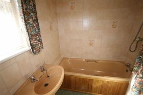 4 bedroom Flat to re...