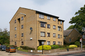 2 bedroom Flat to re...