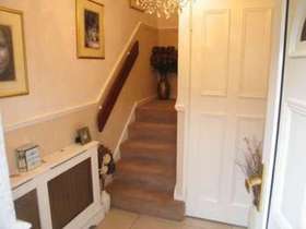 2 bedroom Flat for s...