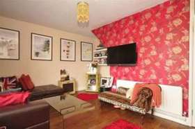 2 bedroom Flat for s...