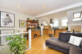 2 bedroom Flat to re...