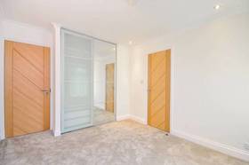 2 bedroom Flat to re...