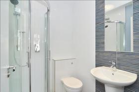 2 bedroom Flat to re...