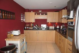 2 bedroom Flat for s...