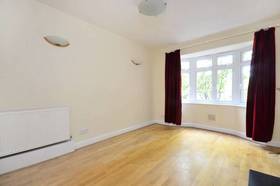 2 bedroom Maisonette...