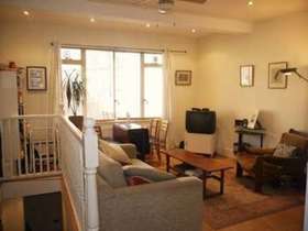 1 bedroom Property t...