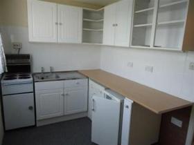 1 bedroom Property t...