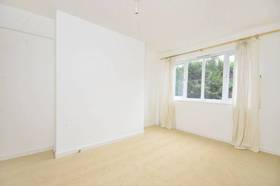 1 bedroom Flat for s...