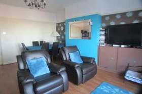5 bedroom Detached f...
