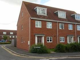 3 bedroom Town House...