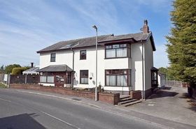 6 bedroom Detached f...