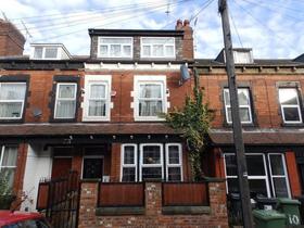 5 bedroom Terraced f...