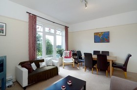 2 bedroom Flat to re...