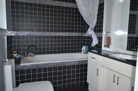 4 bedroom Detached f...