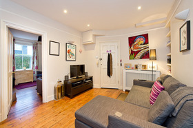 2 bedroom Flat for s...