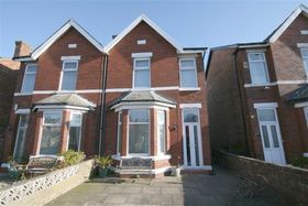2 bedroom Detached t...