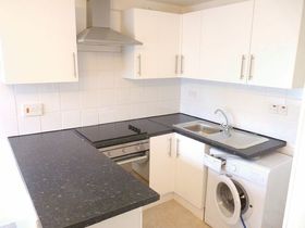 1 bedroom Flat to re...