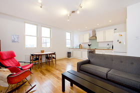 2 bedroom Flat to re...