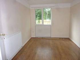 1 bedroom Flat to re...