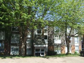 2 bedroom Flat to re...