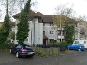2 bedroom Flat for s...