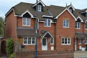 4 bedroom Terraced t...