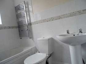 2 bedroom Flat for s...