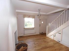2 bedroom Terraced t...