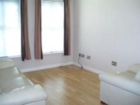 1 bedroom Flat to re...