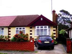 2 bedroom Bungalow f...